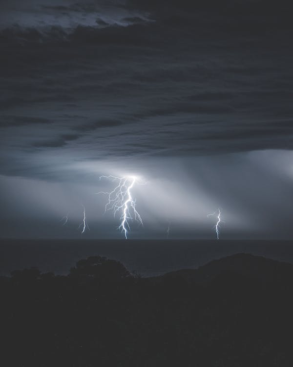 Tormenta Eléctrica: Qué es y Cómo Ocurre – Guía Completa